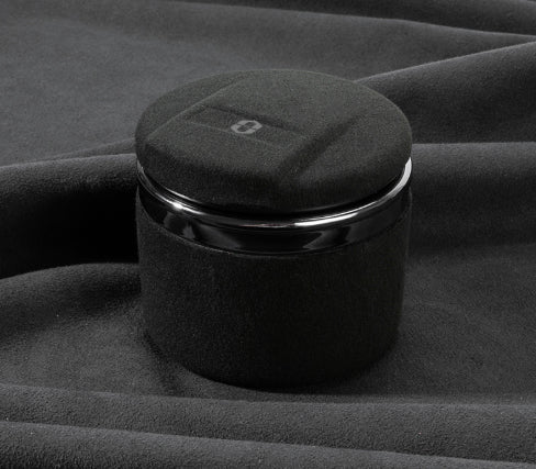 Adecuado para cenicero de coche AITO WENJIE M5 M7 M9 con tapa, material interior de gamuza anticenizas.