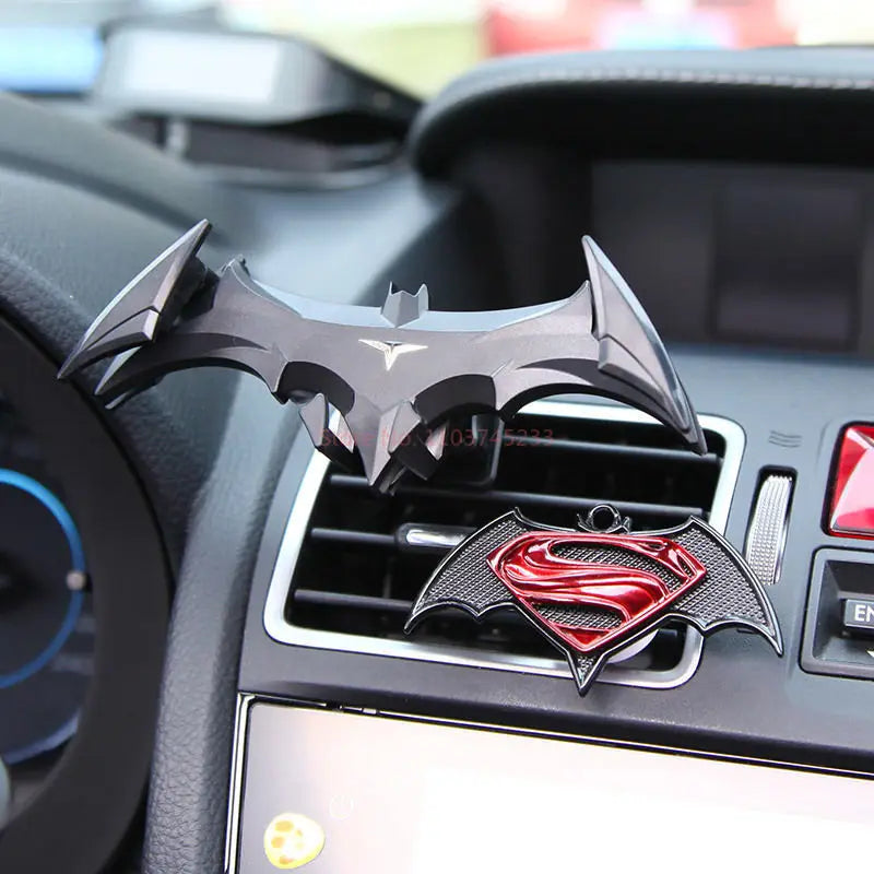 Nuevo soporte para teléfono de coche con hebilla de gravedad de Batman, con salida de aire y navegación, apto para dispositivos de 4 a 6,5 pulgadas.