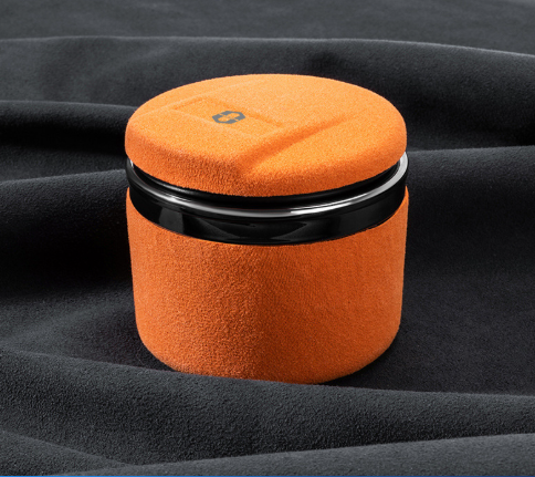 Adecuado para cenicero de coche AITO WENJIE M5 M7 M9 con tapa, material interior de gamuza anticenizas.